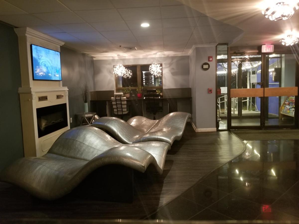Lakeside Inn Уэйкфилд Экстерьер фото